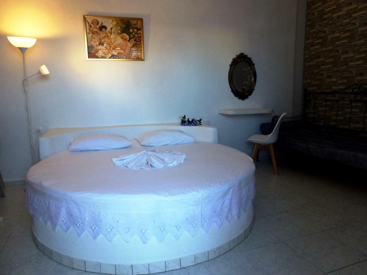 Bougainvillea Suites Kamári Exterior foto